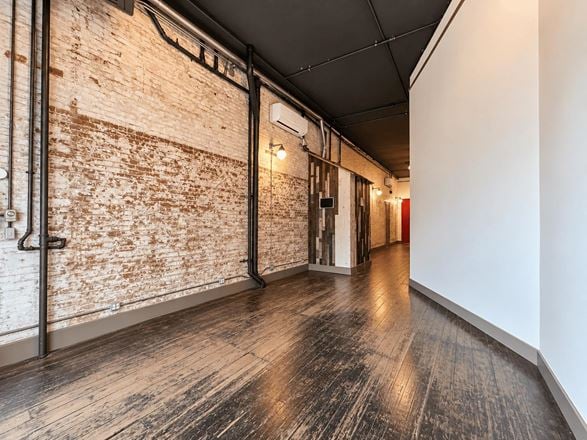 900 SF | 64 Washington Avenue | Clinton Hill Ground-Floor Retail/Office Space With 16 FT Ceilings for Lease