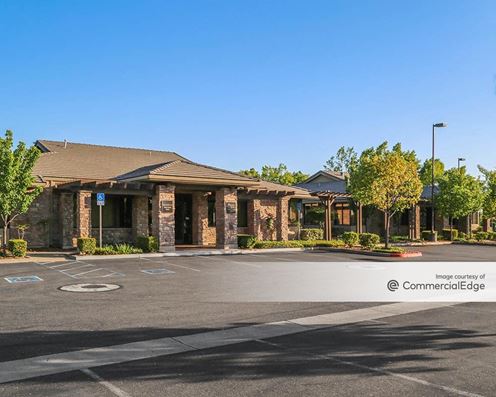 1735 Creekside Drive