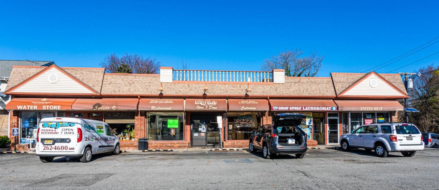 Prime Corner Retail Space in Bustling New Milford