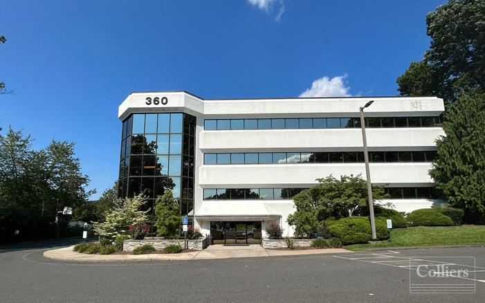 ±3,143 sf office space on the third floor