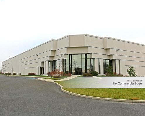 Commodore 295 Business Park - 800 Arlington Blvd