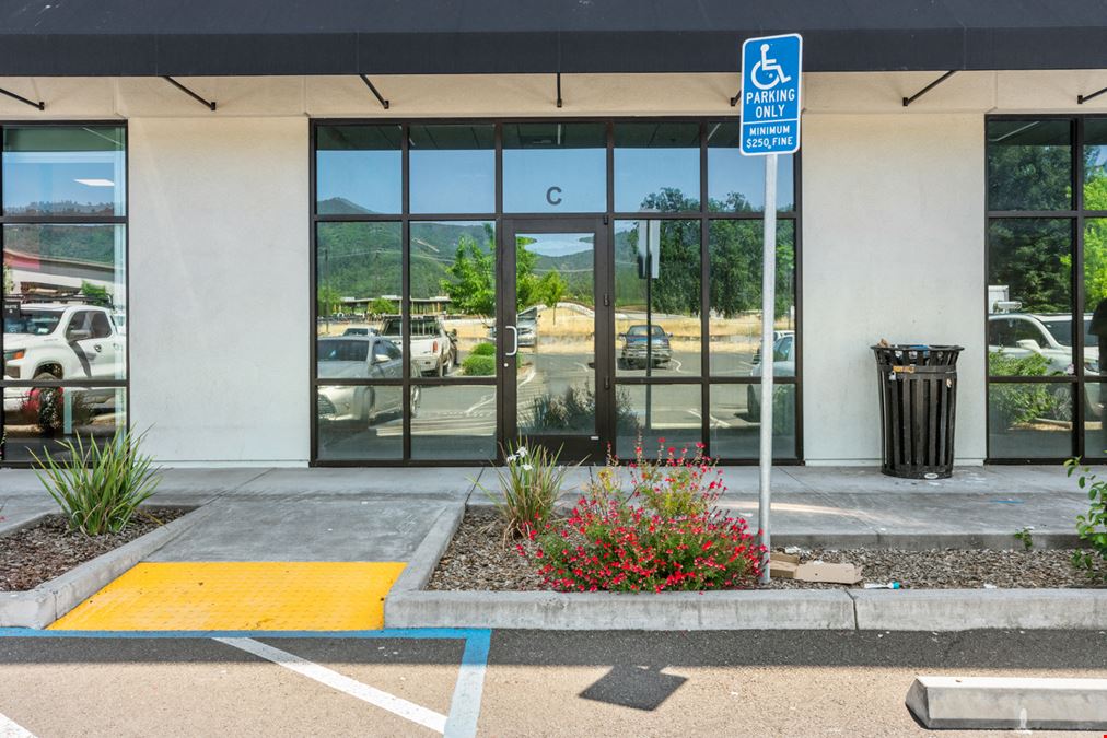 Airport Business Park Retail Center