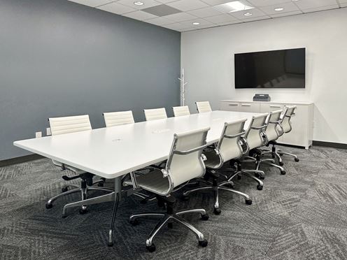 Regus - Alexandria - 211 N Union