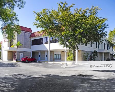 Photo of commercial space at 5333 North Dixie Hwy in Oakland Park