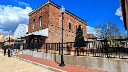 Office space for Sale at 13440 Choctaw Ave in Gilbertown