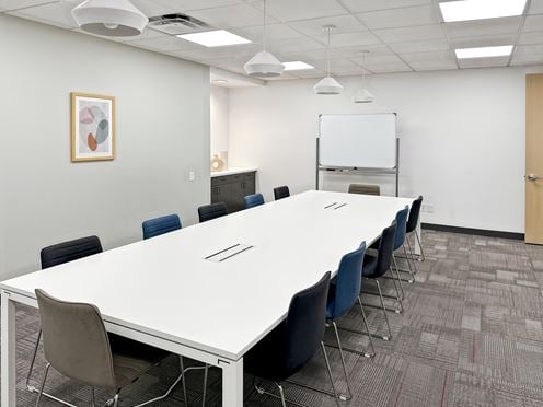 Regus - Phoenix - Clarendon