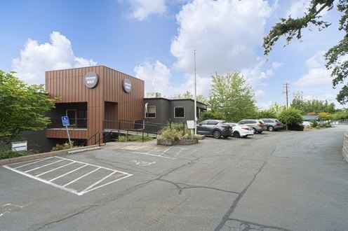 675 Orchard Heights RD NW, Salem, OR 97304