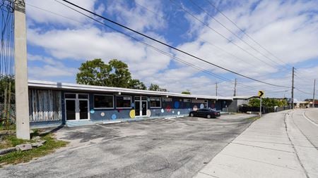 Photo of commercial space at 4231 N Dixie Hwy in Oakland Park