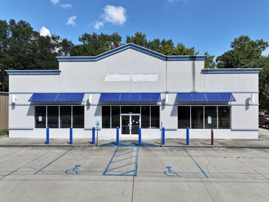 REIT Sale | Former Aaron's - 2014 Built | Metro Little Rock | 8K VPD