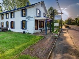 Free Standing First Floor Retail for Lease