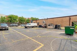 4511 W Belmont Ave