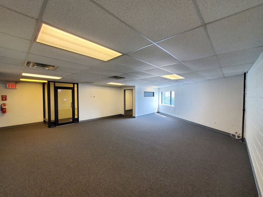 Office suite in Rockaway with kitchenette and 4 private offices