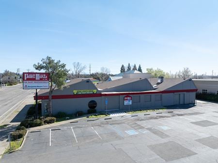 Photo of commercial space at 905 Mistletoe Ln in Redding