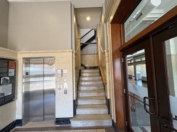 501 Building - LEASE