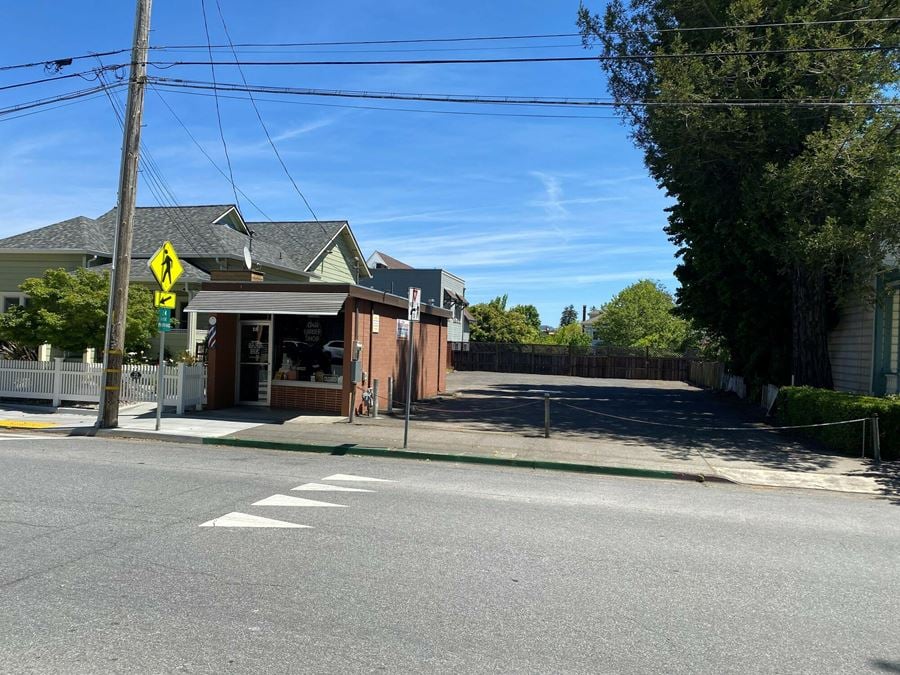 Art's Barbershop