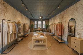 512 E Main St