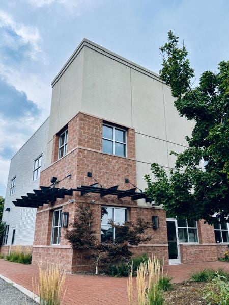 Office space for Rent at 2000 W Hamilton Pl in Englewood