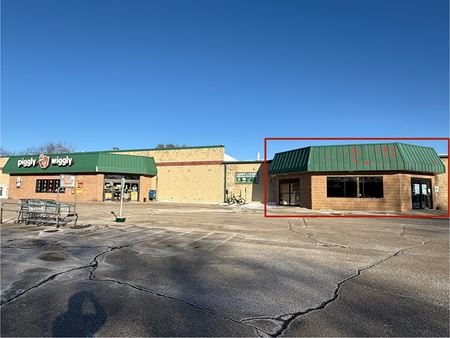 Retail space for Rent at 810 North Monroe Street in Waterloo