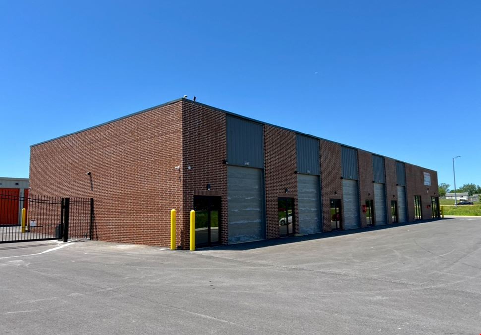 +/- 1,000 SF Warehouse Space