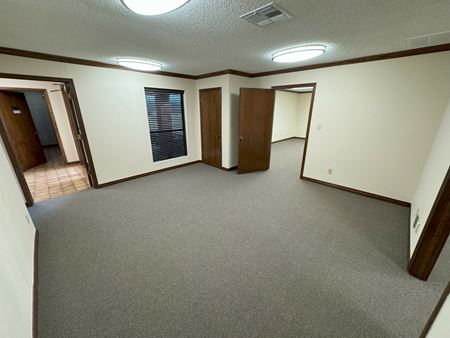 Photo of commercial space at 1617 Greenbriar Place in Oklahoma City