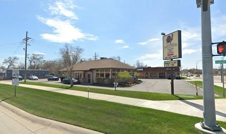 Retail space for Sale at 1990 E. Auburn Road in Rochester Hills