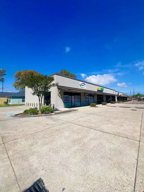 243 N. Acadian Thwy.
