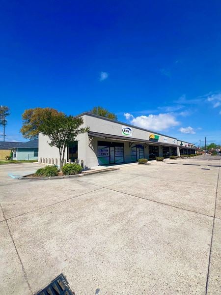 Retail space for Rent at 243 N. Acadian Thwy. in Baton Rouge