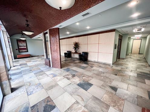 1509 W Wall St