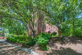 Oak Park Apartments