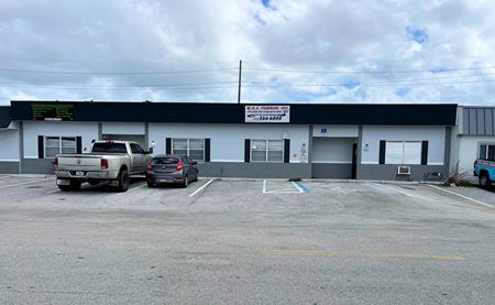 Photo of commercial space at 4760-4875 NE 12 Ave in Oakland Park