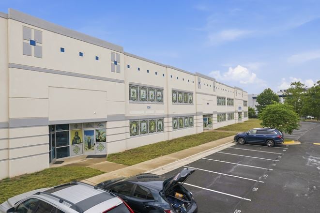25,050 SF Industrial Flex | Owner-User Opportunity