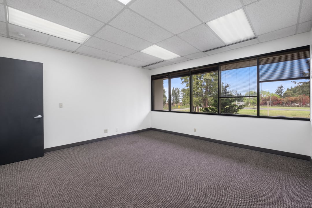680 SF Office Space in Redmond, WA Photo