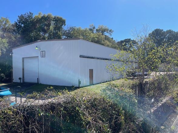 3755 Government Blvd