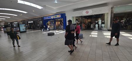 L82      Space Photo Gallery 2