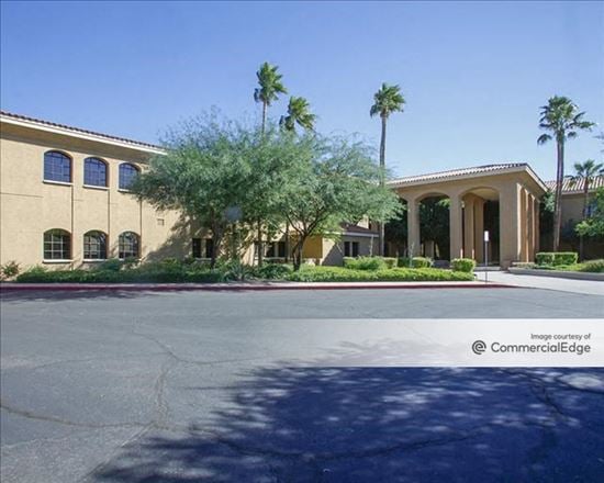 Via Linda Corporate Center