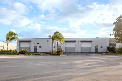 Cutler Bay Small Bay Warehouse Spaces