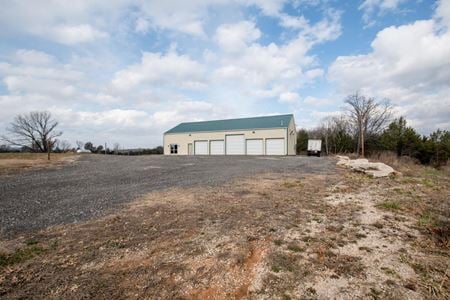 Photo of commercial space at 718 New Lewisburg Highway in Columbia