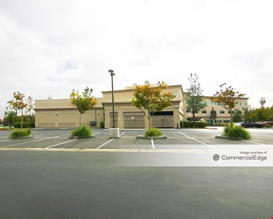 Santa Clarita Valley Medical Plaza