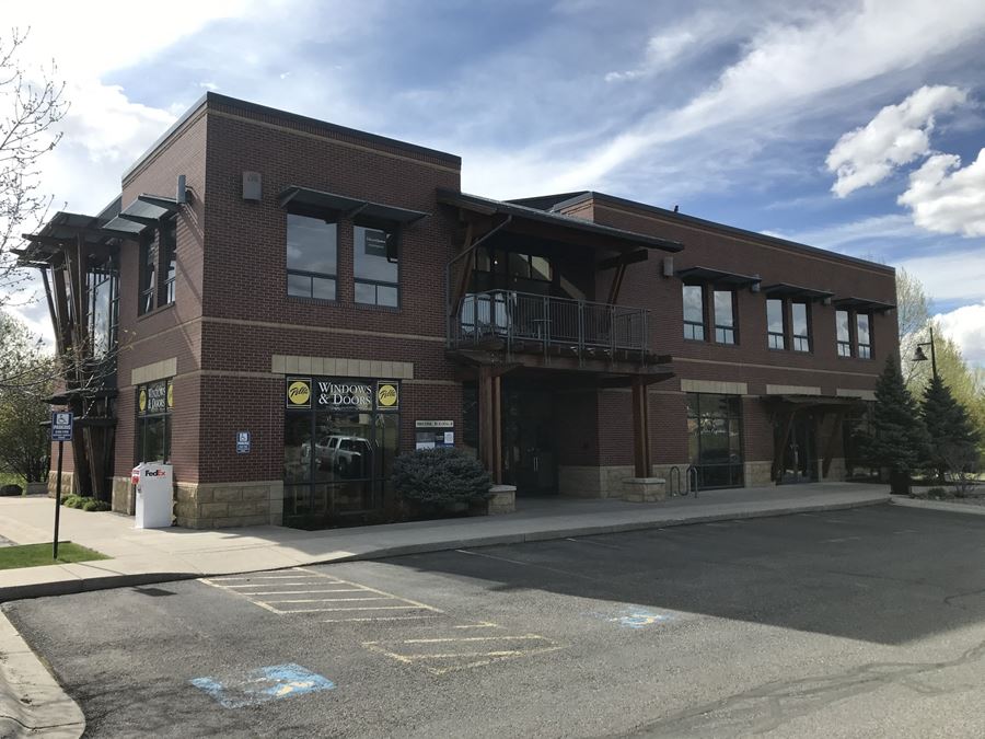 1001 W Oak
