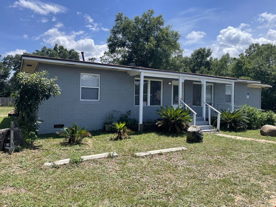 1833 SF Available Now on Creighton Road, Pensacola