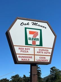 OAK MANOR  RETAIL CENTER