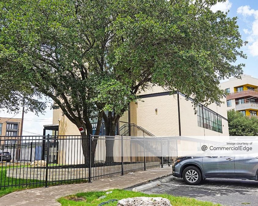 5815 Airport Blvd, Austin, TX Office Building