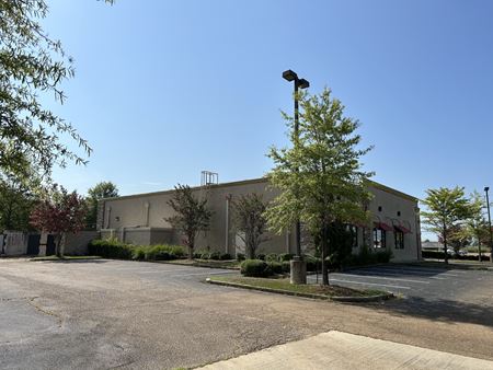 Commercial space for Rent at 2560 Lakeland Drive in Flowood