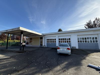 414 Monroe Ave NE