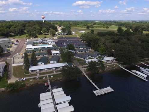 3301 Lake Shore Dr