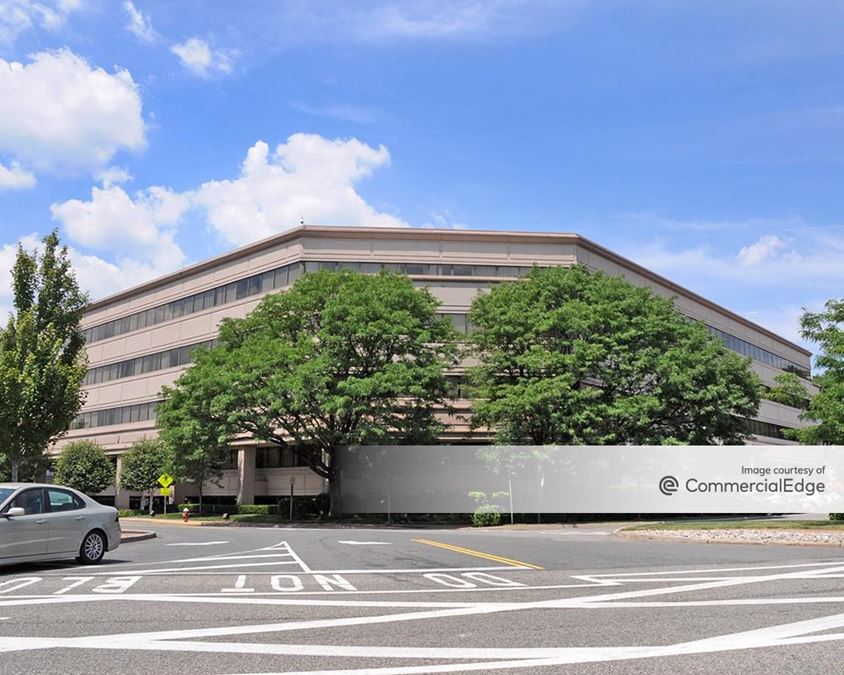 100 Plaza Drive 100 Plaza Drive Office Building