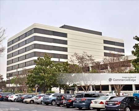 Photo of commercial space at 75 N. Fair Oaks Ave. in Pasadena