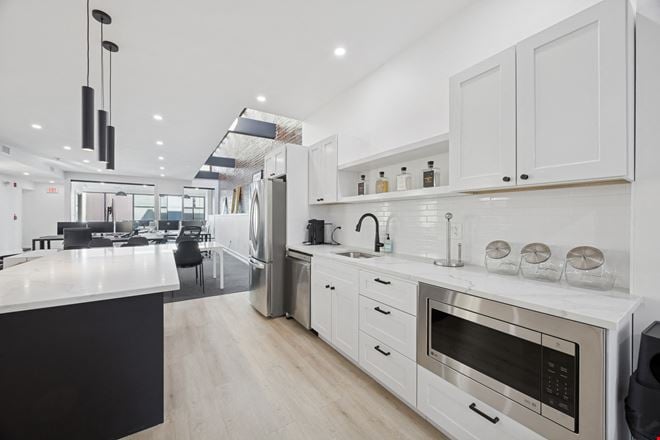 1631 Locust St