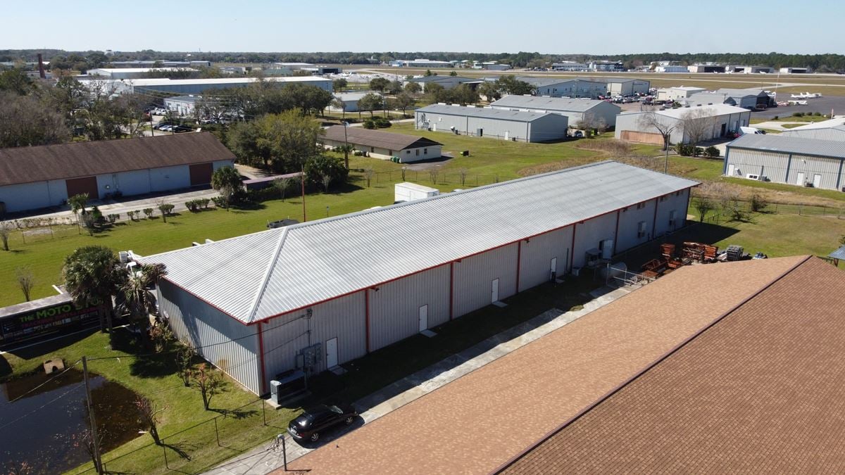 Small Bay Industrial Building at Deland Airport