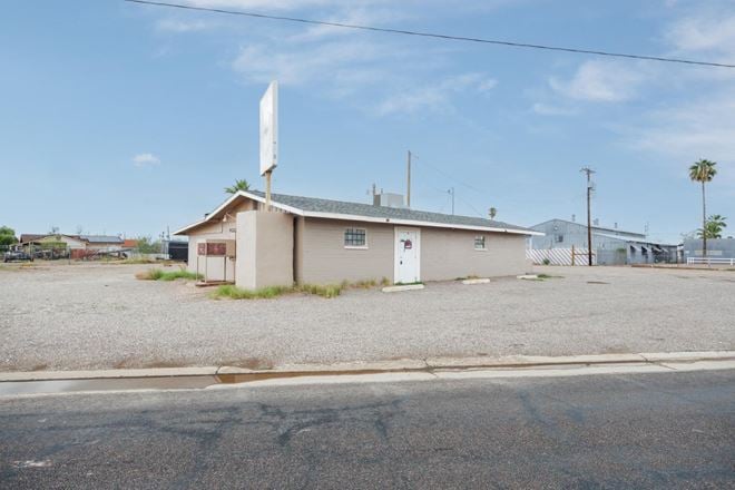 864 E. Jimmie Kerr Blvd